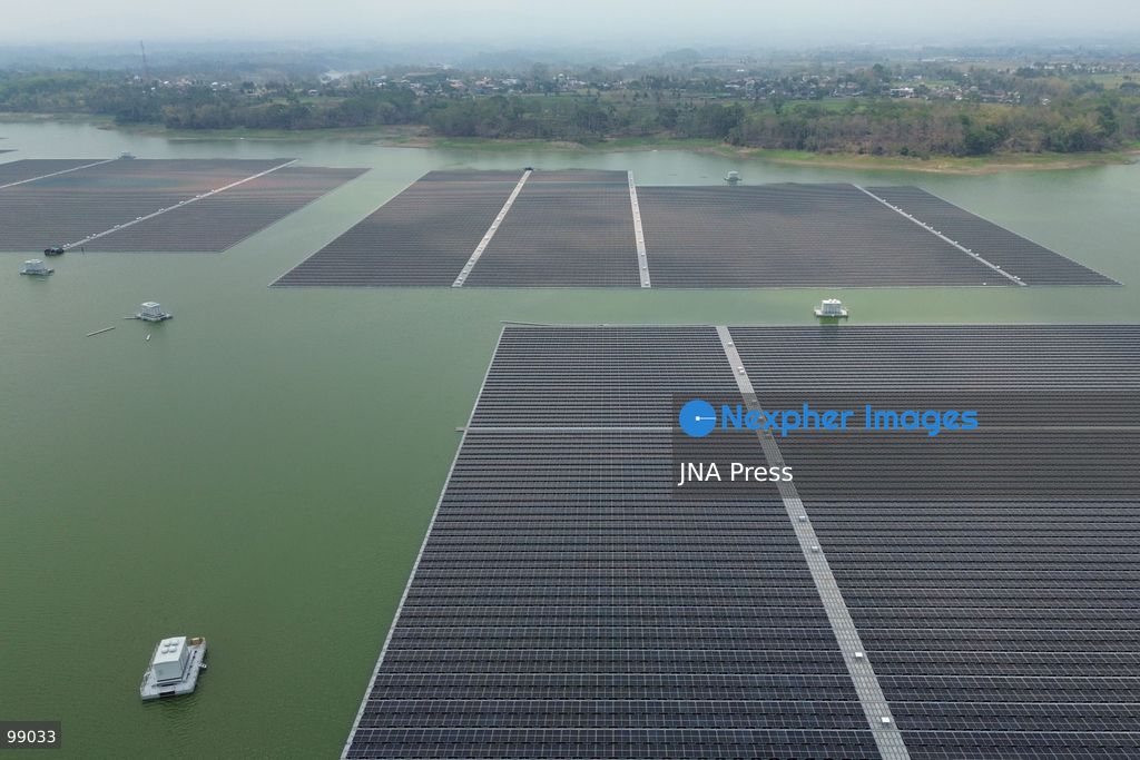 MALANG, EAST JAVA, INDONESIA, SEPTEMBER 29, 2026: Construction continues on the Karangkates Floating Solar Power Plant (PLTS) at Sutami Dam in Malang Regency, East Java. The floating solar facility is designed to have a peak generation capacity of up to 133 megawatts (MWp) and is scheduled to begin operations by the end of 2026. Photo by Hayu Yudha Prabowo / JNA Press. (Photo by Hayu Yudha Prabowo/JNA Press via Nexpher Images)
