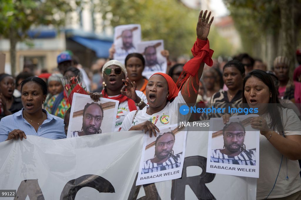 HONDARRIBIA, SPAIN, SEPTEMBER 29, 2026: Members of the Senegalese community and local residents demonstrate in Hondarribia demanding justice and an investigation into the death of Babacar Welle, a 46-year-old Senegalese resident who was shot and killed by a municipal police officer the previous day. According to the Basque Security Department, Welle was shot after allegedly attempting to attack an Ertzaintza officer with a knife. Authorities have opened an investigation into the circumstances of the shooting. Photo by Gari Garaialde / JNA Press (Photo by Gari Garaialde/JNA Press via Nexpher Images)