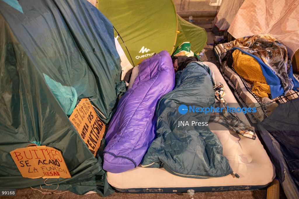 MADRID, SPAIN, SEPTEMBER 29, 2026: Housing rights activists continue their encampment at Puerta del Sol in central Madrid for a fourth day, with hundreds of tents occupying the square. The protest began following demonstrations over Spain’s housing crisis and the eviction of 87-year-old Maricarmen Abascal from the home where she had lived for more than seven decades. Although an agreement has since been reached allowing Abascal to return to her home, organizers said the encampment will continue as protesters demand broader measures against evictions and rising housing costs. Photo by C. Carvajal / JNA Press. (Photo by C. Carvajal/JNA Press via Nexpher Images)