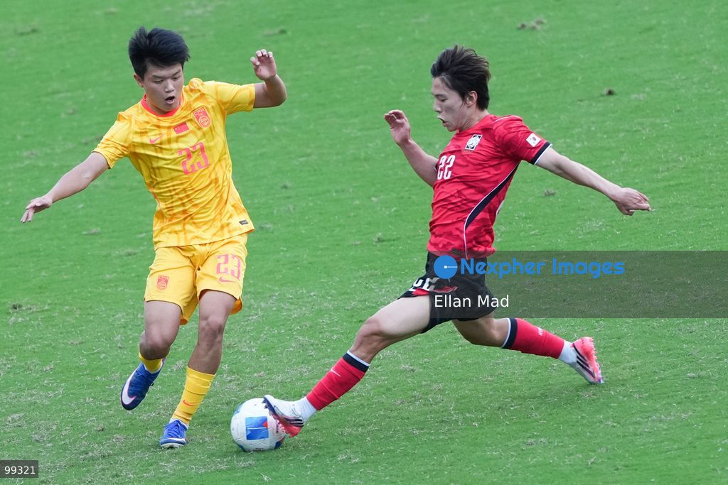 South Korean footballer Bae Hyun-seo and chinese footballer Yang Xi during a football match between South Korea and China at the 2026 asia games on September 30, 2026 in Nagai Stadium, Osaka, Japan (Photo by Ellan Mad/Nexpher Images)
