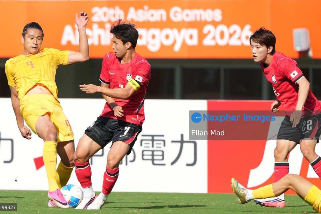 South Korean footballer Eom Ji-sung and chinese footballer Xiang Yuwang during a football match between South Korea and China at the 2026 asia games on September 30, 2026 in Nagai Stadium, Osaka, Japan (Photo by Ellan Mad/Nexpher Images)
