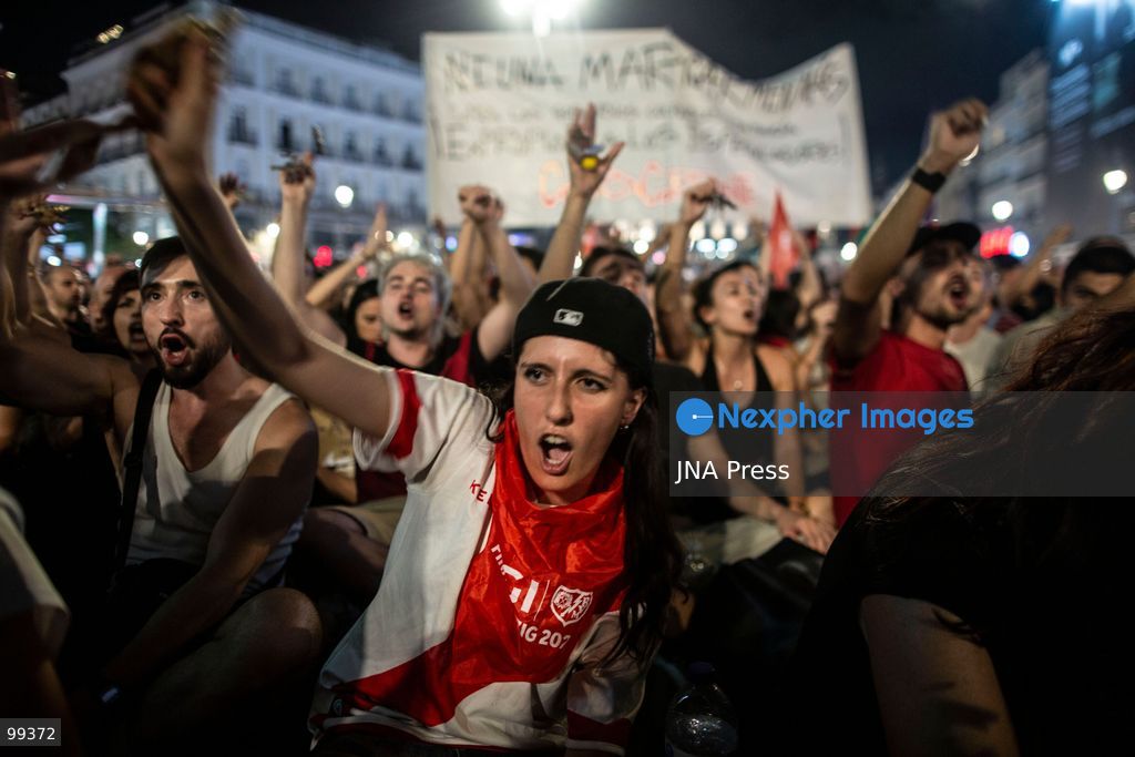 MADRID, SPAIN, SEPTEMBER 30, 2026: Housing activists continue their encampment at Puerta del Sol following a mass demonstration against Madrid's housing crisis. Participants have drawn comparisons between the current protest movement, referred to by activists as "26-S," and the 15-M Indignados movement that occupied the square 15 years earlier. Organizers, however, say the current mobilization has different political and organizational goals and remains focused on demands for affordable housing and stronger protections against evictions. (Photo by Edu Leon/JNA Press via Nexpher Images)