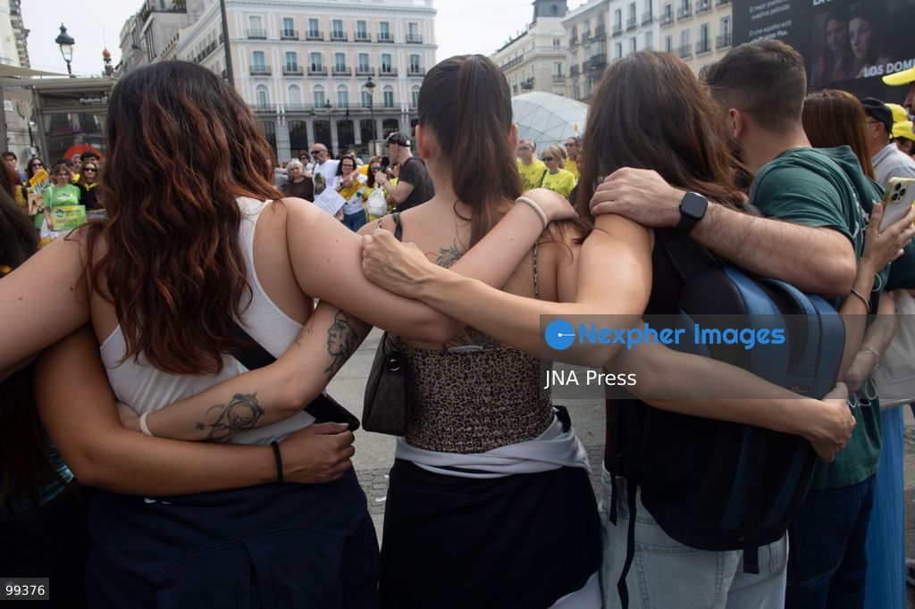 MADRID, SPAIN, SEPTEMBER 30, 2026: Housing activists continue their encampment at Puerta del Sol following a mass demonstration against Madrid's housing crisis. Participants have drawn comparisons between the current protest movement, referred to by activists as "26-S," and the 15-M Indignados movement that occupied the square 15 years earlier. Organizers, however, say the current mobilization has different political and organizational goals and remains focused on demands for affordable housing and stronger protections against evictions. (Photo by Edu Leon/JNA Press via Nexpher Images)
