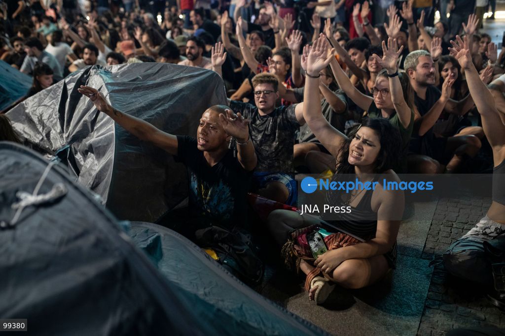 MADRID, SPAIN, SEPTEMBER 30, 2026: Housing activists continue their encampment at Puerta del Sol following a mass demonstration against Madrid's housing crisis. Participants have drawn comparisons between the current protest movement, referred to by activists as "26-S," and the 15-M Indignados movement that occupied the square 15 years earlier. Organizers, however, say the current mobilization has different political and organizational goals and remains focused on demands for affordable housing and stronger protections against evictions. (Photo by Edu Leon/JNA Press via Nexpher Images)
