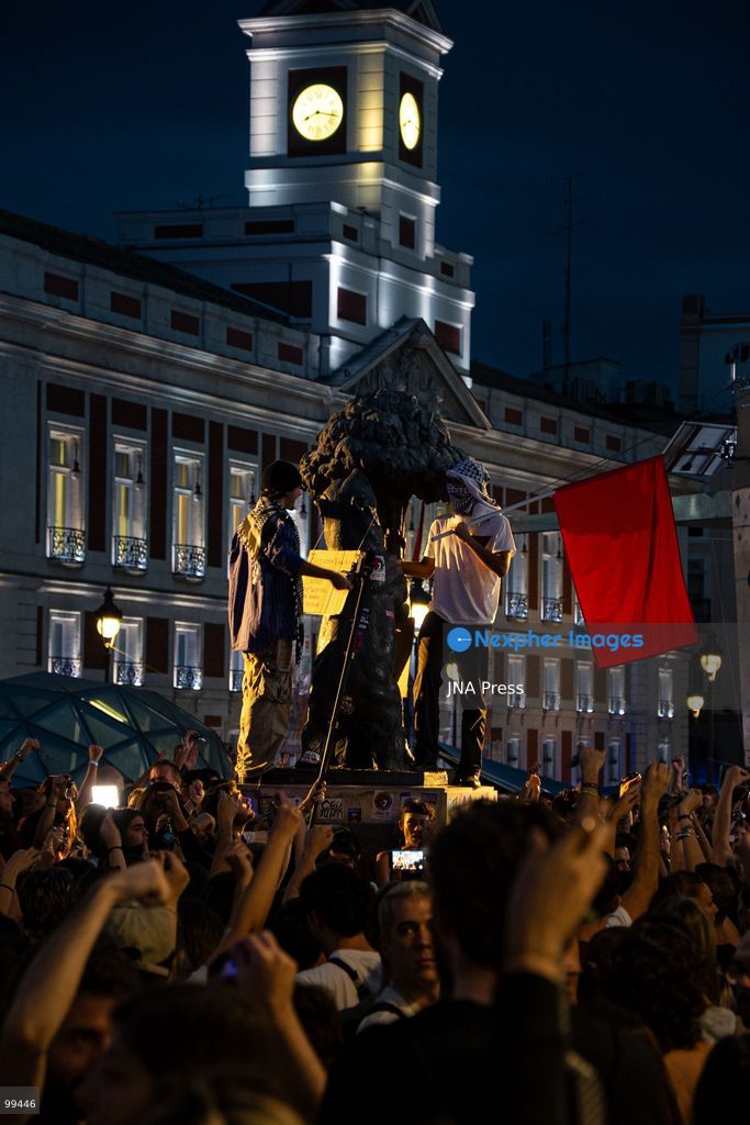 MADRID, SPAIN, SEPTEMBER 29, 2026: Hundreds of housing protesters gather at the Puerta del Sol encampment after organizers warned that far-right groups were threatening to confront activists and attempt to remove the camp. Protesters mobilized to protect the encampment as tensions increased around the square, where activists have been demanding stronger measures against evictions and Spain's housing crisis. The regional government of Madrid gave the central government 48 hours to dismantle the camp and said it would pursue legal action if the demand was not met. Photo by Victor Sanjuan / JNA Press. (Photo by Victor Sanjuan Cardeña/JNA Press via Nexpher Images)