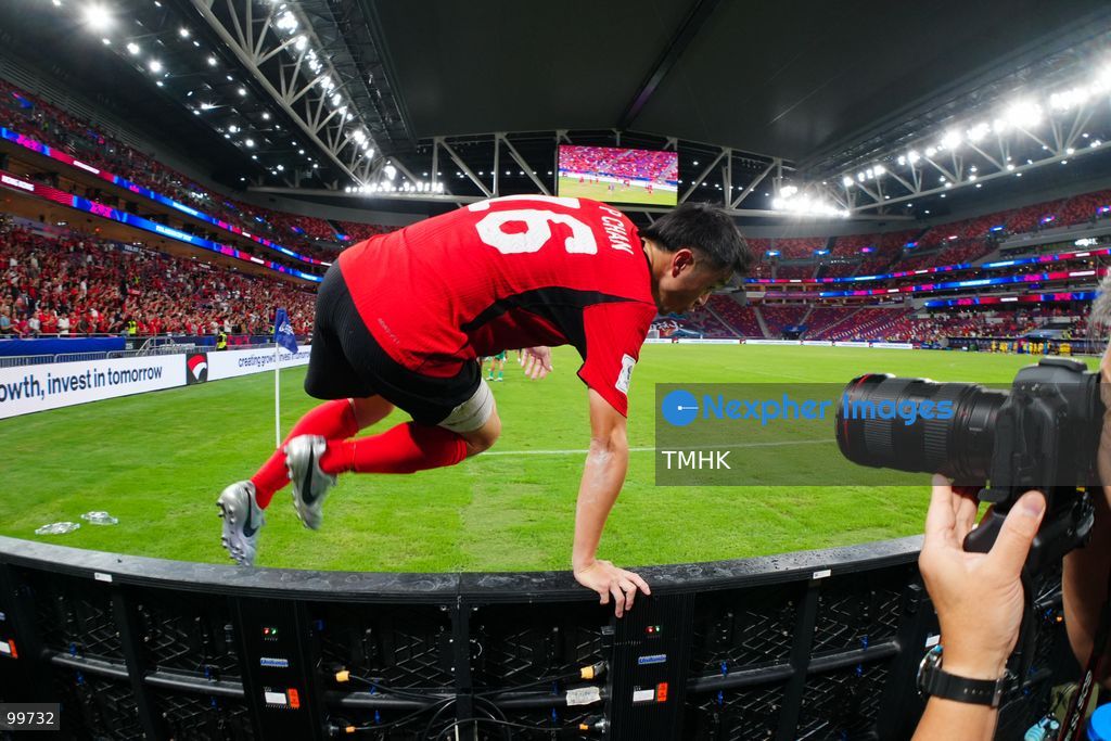 Players of Hong Kong, China applaud and wave to thank the cheering crowd following their 2-0 triumph over Brunei at Kai Tak Stadium on September 30, 2026 in Hong Kong. The victory sealed a spot in the FIFA ASEAN Cup final against Cambodia before a crowd of over 20,000 home fans. (Photo by Zulu Lo/TMHK via Nexpher Images)