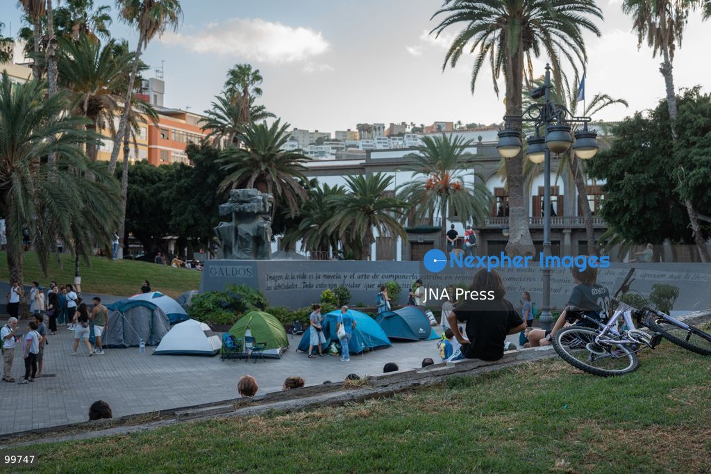 LAS PALMAS DE GRAN CANARIA, SPAIN, SEPTEMBER 30, 2026: Around 100 housing activists take part in a protest camp outside the Government Delegation in Las Palmas de Gran Canaria, calling for affordable housing and measures to address housing insecurity. The action forms part of a wider wave of housing protests and encampments across Spain following demonstrations sparked by the eviction of Madrid resident Maricarmen Abascal. Photo by Alex Basha / JNA Press. (Photo by Alex Basha/JNA Press via Nexpher Images)