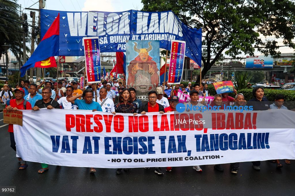 MANILA, PHILIPPINES, SEPTEMBER 30, 2026: Jeepney drivers, transport workers and supporters rally through Metro Manila during the second day of a transport strike over rising fuel prices and operating costs. Transport group PISTON called for lower fuel prices, the removal of excise tax and value-added tax on petroleum products and changes to existing oil policies, arguing that higher fuel costs have severely reduced drivers' earnings. Recent fuel price increases in the Philippines have been linked to continuing conflict and instability in the Middle East. Photo by Emman Capones/ JNA Press. (Photo by Emman Capones/JNA Press via Nexpher Images)