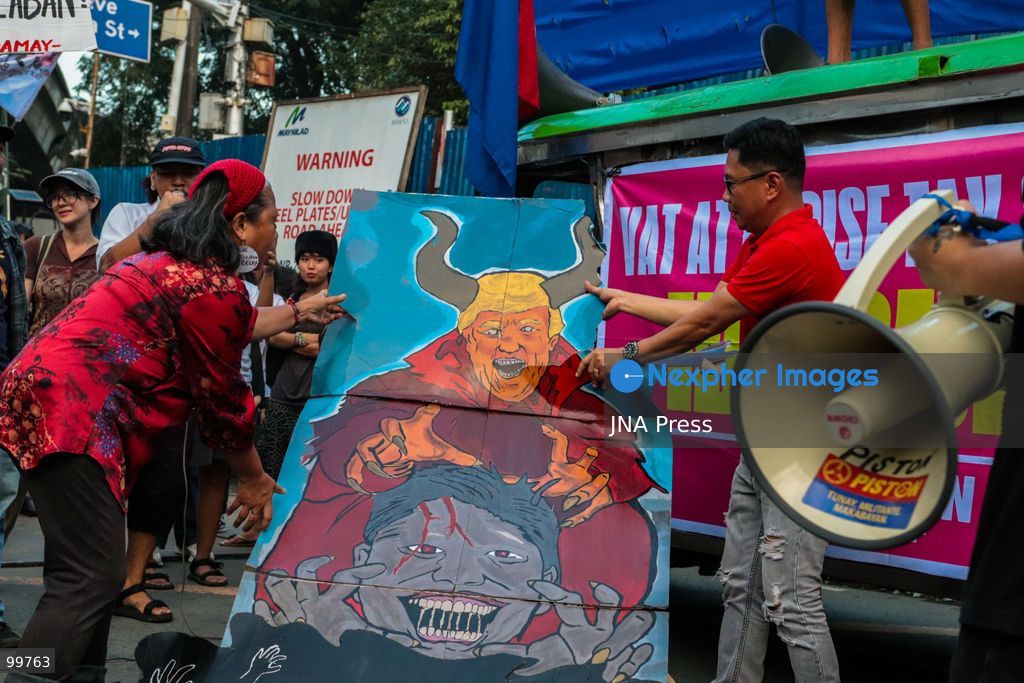 MANILA, PHILIPPINES, SEPTEMBER 30, 2026: Jeepney drivers, transport workers and supporters rally through Metro Manila during the second day of a transport strike over rising fuel prices and operating costs. Transport group PISTON called for lower fuel prices, the removal of excise tax and value-added tax on petroleum products and changes to existing oil policies, arguing that higher fuel costs have severely reduced drivers' earnings. Recent fuel price increases in the Philippines have been linked to continuing conflict and instability in the Middle East. Photo by Emman Capones/ JNA Press. (Photo by Emman Capones/JNA Press via Nexpher Images)