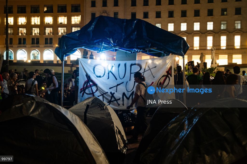 BARCELONA, SPAIN, SEPTEMBER 30, 2026: Housing activists gather for a second consecutive night at a protest encampment in Placa de Catalunya in central Barcelona, setting up tents and displaying placards calling for housing reform and stronger protections against evictions. Protesters continued to demand measures promoted by housing groups under the name “Decreto Maricarmen,” as the encampment remained in place following the Spanish government’s approval of new housing measures.  Photo by Marc Asensio/ JNA Press (Photo by Marc Asensio Clupes/JNA Press via Nexpher Images)