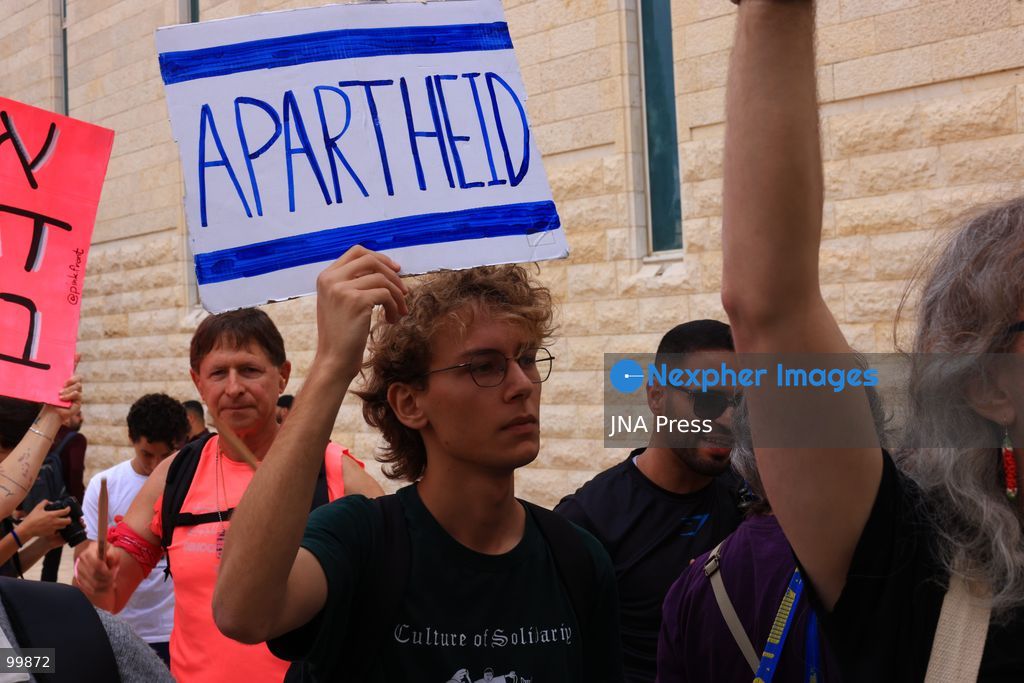 JERUSALEM, ISRAEL, OCTOBER 1, 2026: Activists protest outside the Israeli Supreme Court against the disqualification of Arab political parties and candidates from the upcoming parliamentary elections. The court began hearings on appeals against decisions by the Central Elections Committee to disqualify the Ra'am and Joint List parties, as well as candidates Ofer Cassif and Sami Abu Shehadeh. National Security Minister Itamar Ben-Gvir, whose party sought the disqualification of Abu Shehadeh, also arrived at the court as supporters and opponents gathered outside. Photo by Jacob Middleburgh / JNA Press (Photo by Jacob Middleburgh/JNA Press via Nexpher Images)